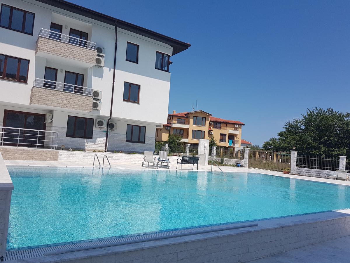 Emerald Hills Aparthotel โซโซโปล ภายนอก รูปภาพ