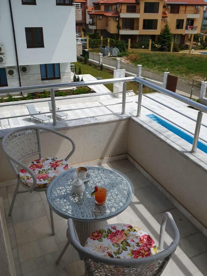Emerald Hills Aparthotel โซโซโปล ภายนอก รูปภาพ