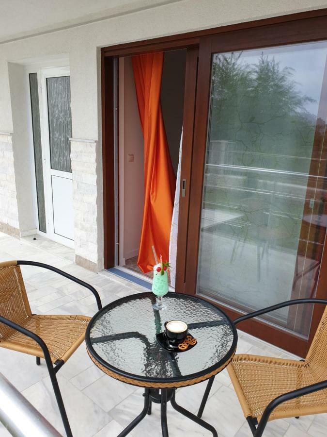 Emerald Hills Aparthotel โซโซโปล ภายนอก รูปภาพ