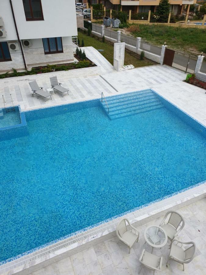 Emerald Hills Aparthotel โซโซโปล ภายนอก รูปภาพ
